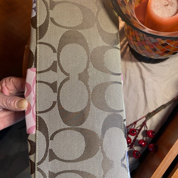 Coach purse with dust bag - Picture 5 of 8